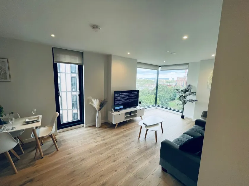 City Sky View Apartment - Image 1