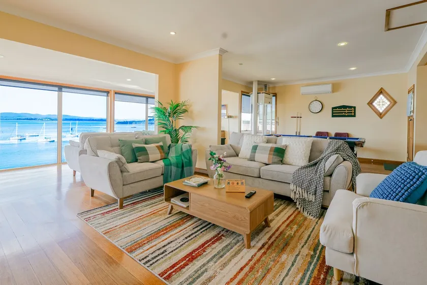 StayAU Riverfront Paradise Pet-friendly Tasmania - Image 1
