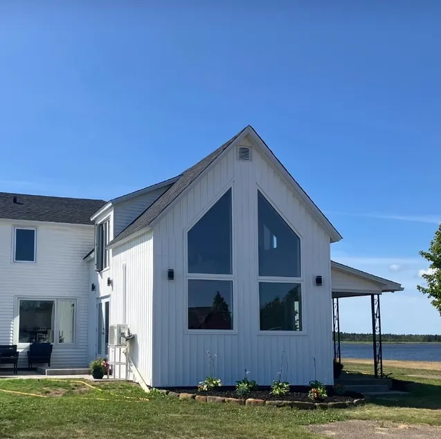 Luxury oceanfront escape - Image 1