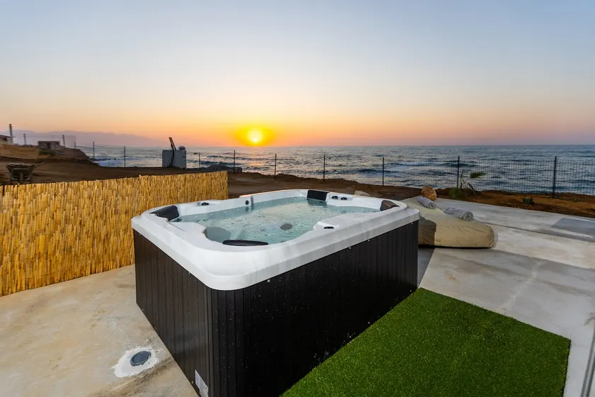Savina Seafront Home - Image 1