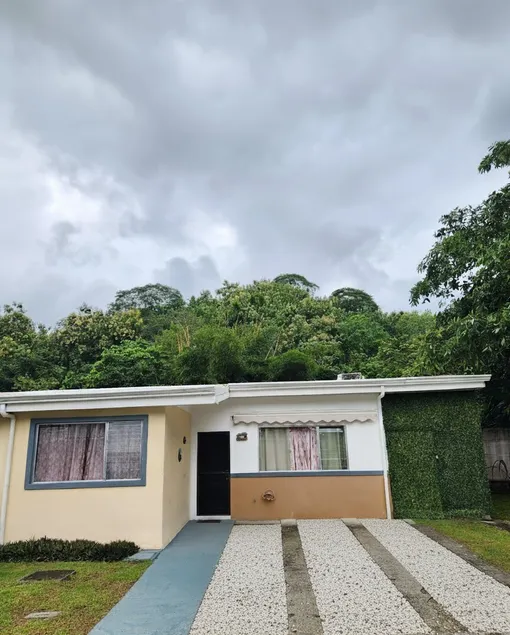 Beach House w/Private Jacuzzi - Image 1