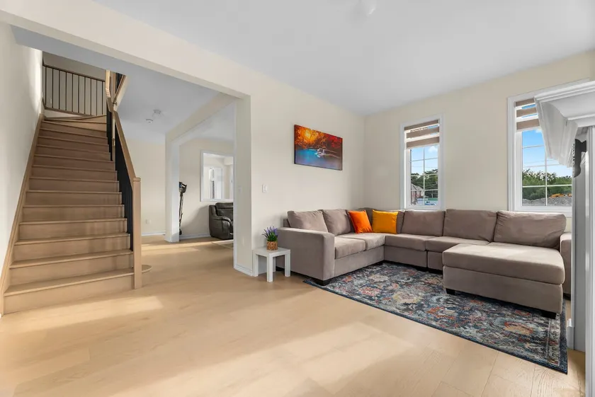 Sunset Haven: Modern 6B/3.5B,Office,5G,Parking! - Image 1