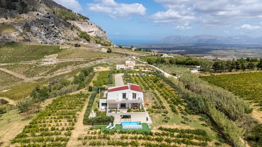 Villa Bonifato Pool, Vineyards and Breathtaking View - Image 1