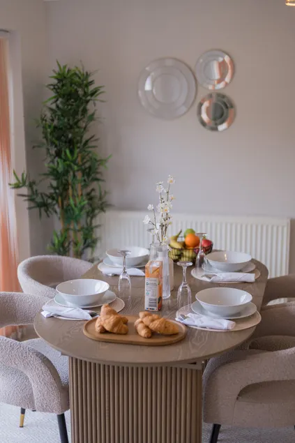3-Bed Home | Parking | Garden | Near NEC & Station - Image 1