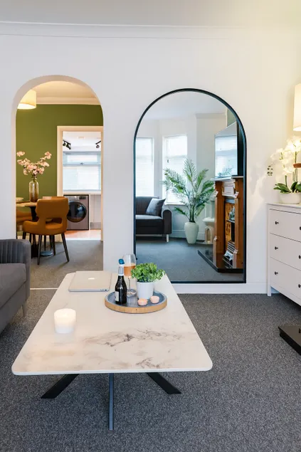 3-Bed Hull Home| Wi-Fi & - Image 1