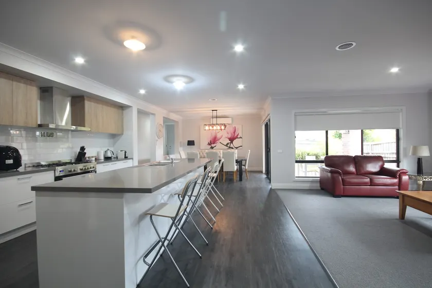 Lux 4 Bath Executive House - Image 1