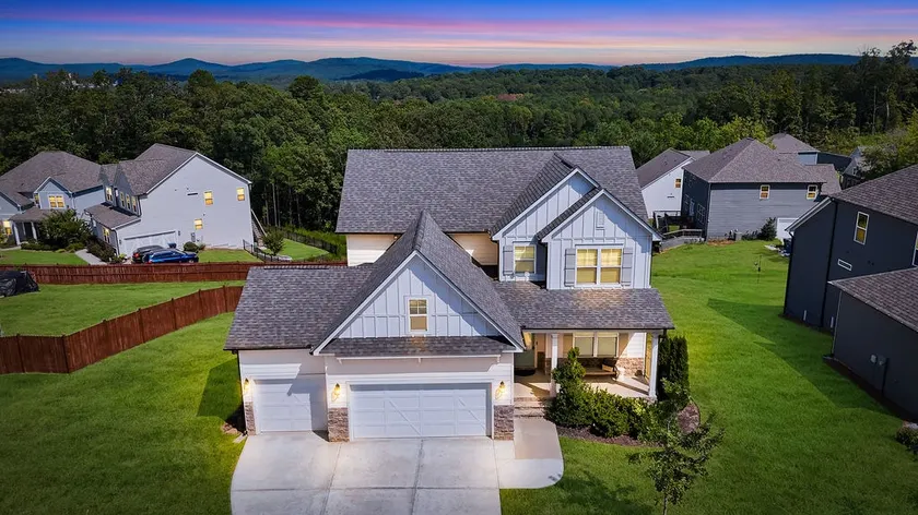 Spacious 4BR/3.5BA Cartersville Home! - Image 1