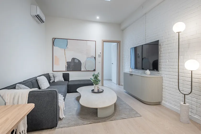 Downtown Core - Ultra Modern 1 Bedroom Apartment - Image 1