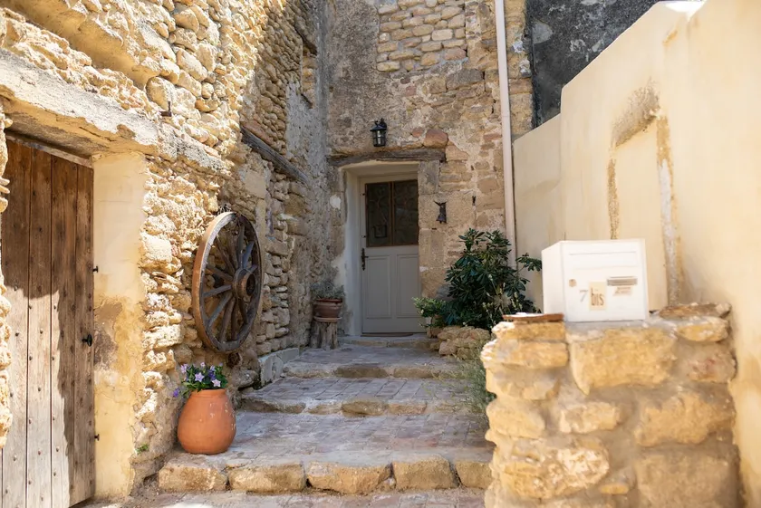 L’Antre Parenthèse – Renovated with Courtyard & Air Conditioning - Image 1