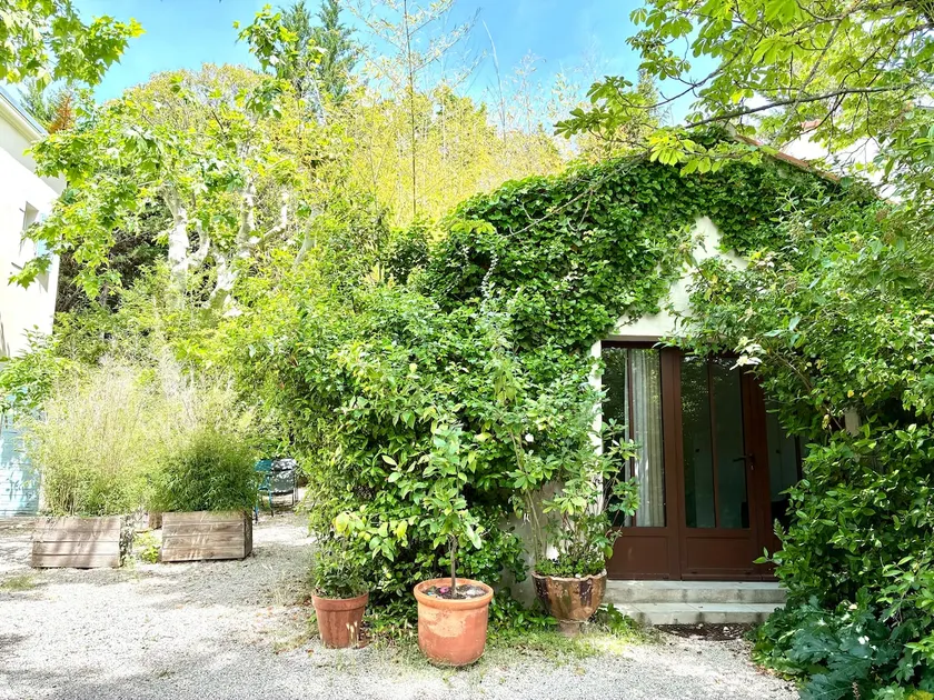 Small studio with swimming pool and gardens - Image 1