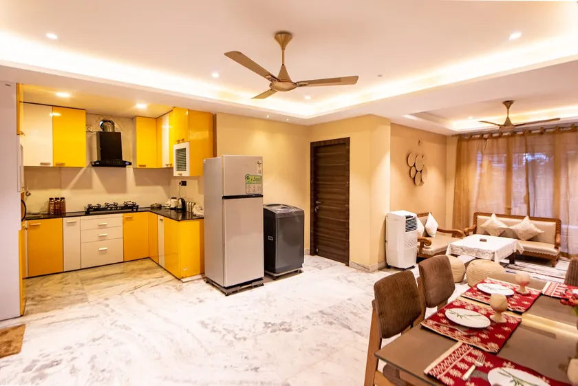 Spacious 3BHK in New Alipore:Aurra Premium Suitess - Image 1