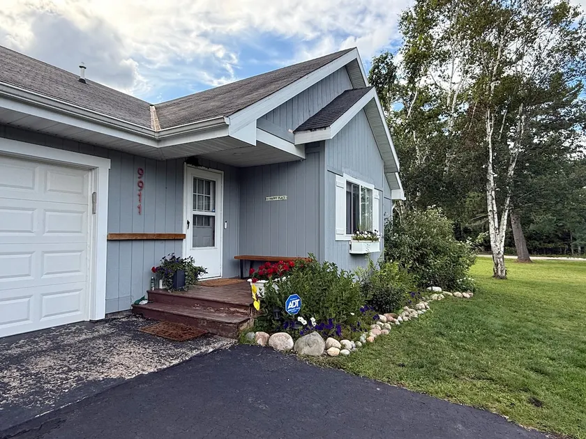 Pet-friendly Cottage on 2.5 acres | Near Petoskey - Image 1