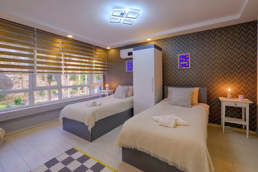 Spacious 3BR Family Flat | Near Hadrian’s Gate - Image 1