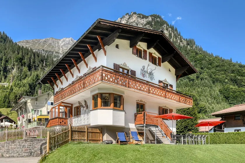 Walch hunting lodge - Image 1