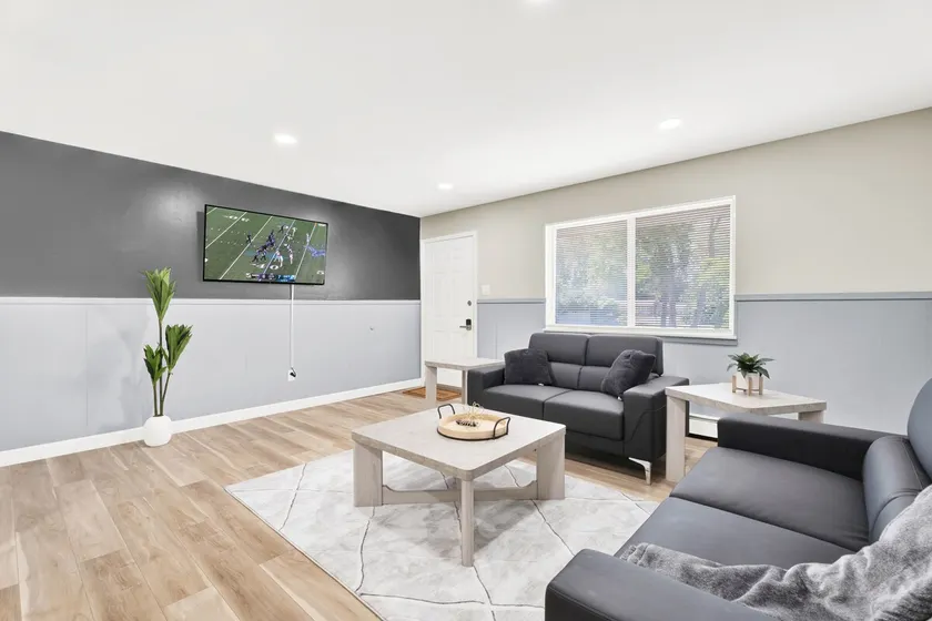 Spacious Getaway | Private + No Steps + Modern - Image 1