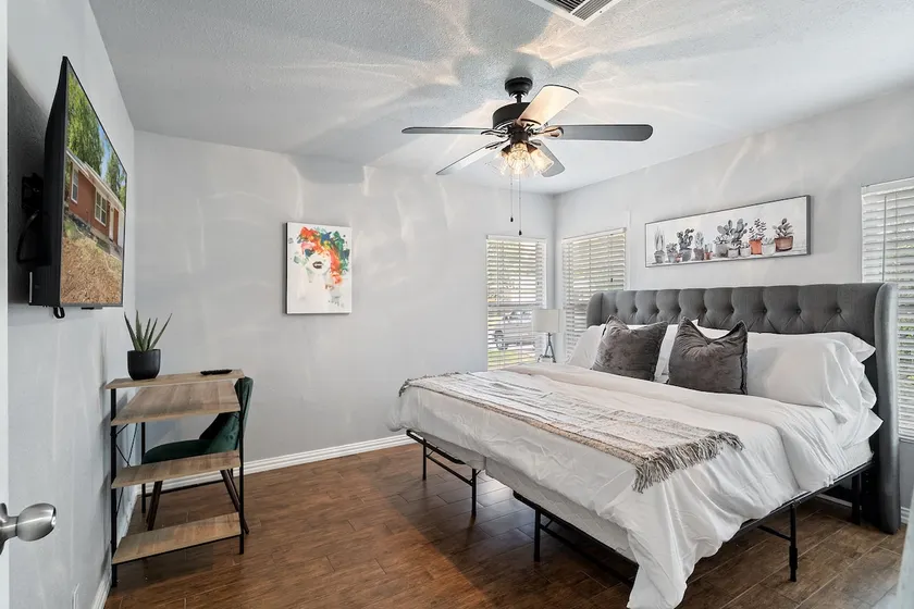 Bright 3BR Beauty | NRH - Garage - Huge Yard, Pets - Image 1