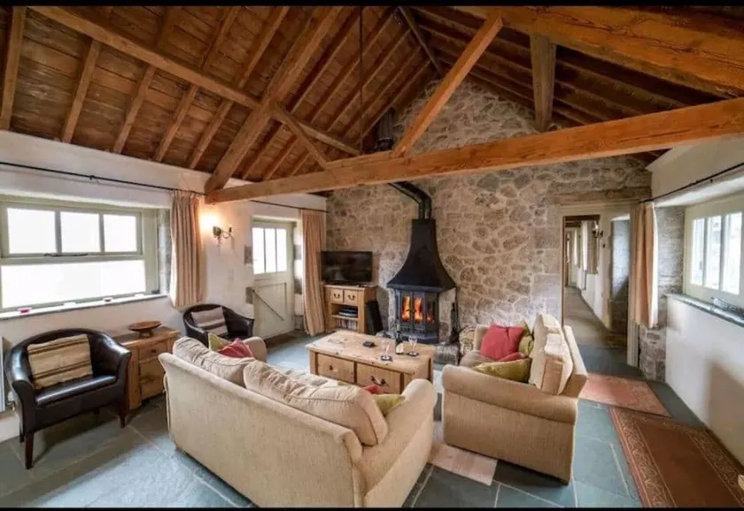 Hearth & Hound Cottage - Image 1