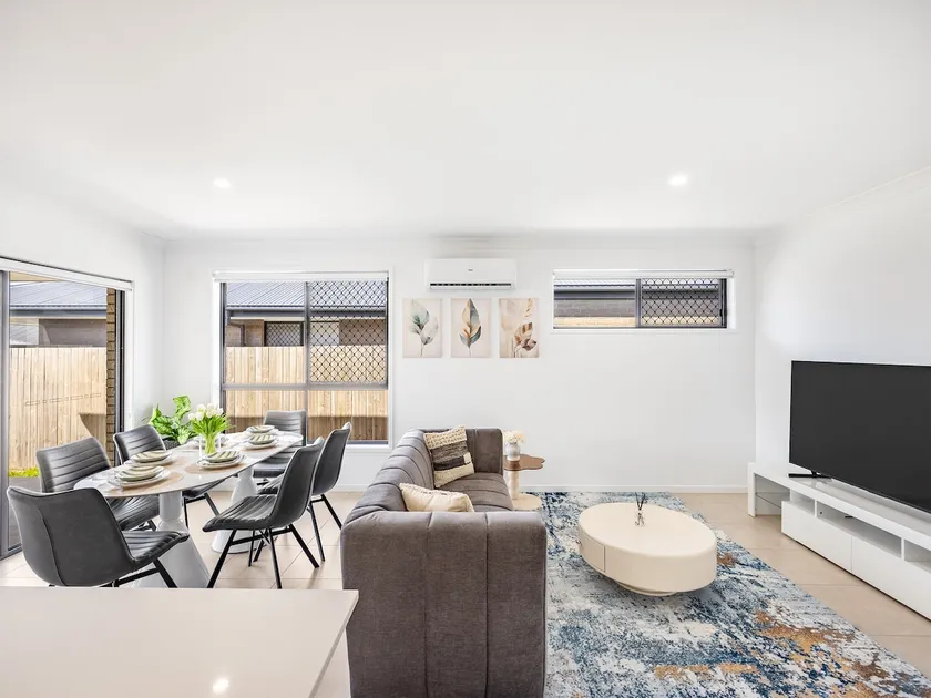 Bright Serenity Family Comfort near Parks and Shops - Image 1