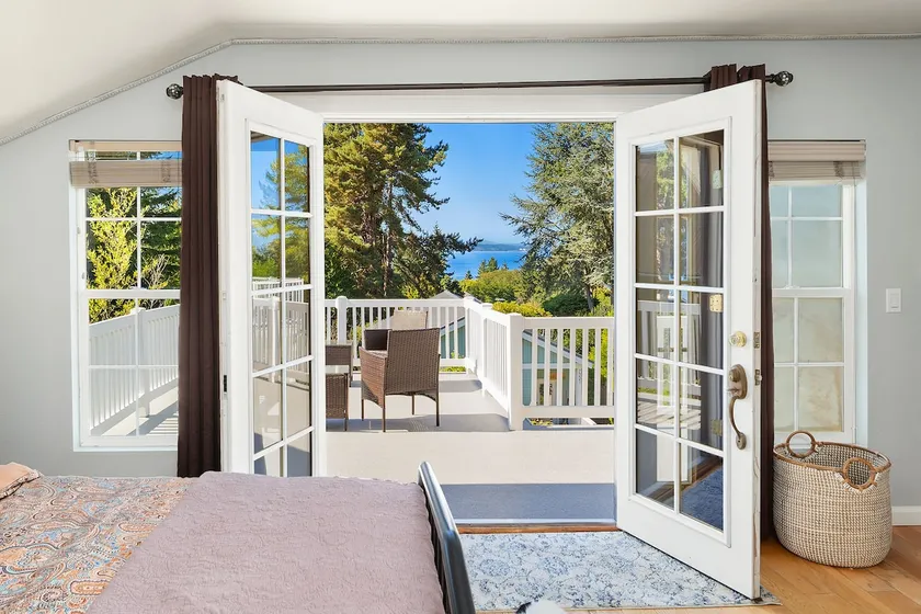 Sunny Decks • Water & Mtn Views • King Bed • 4 TVs - Image 1