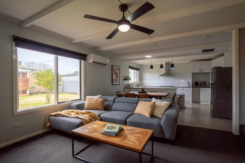 Spacious Kerang Retreat - Stylish & Cosy - Image 1