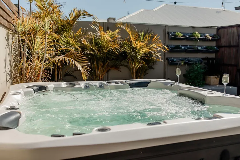 Champagne Stay / 5BR Hunter Valley / Spa & Firepit - Image 1