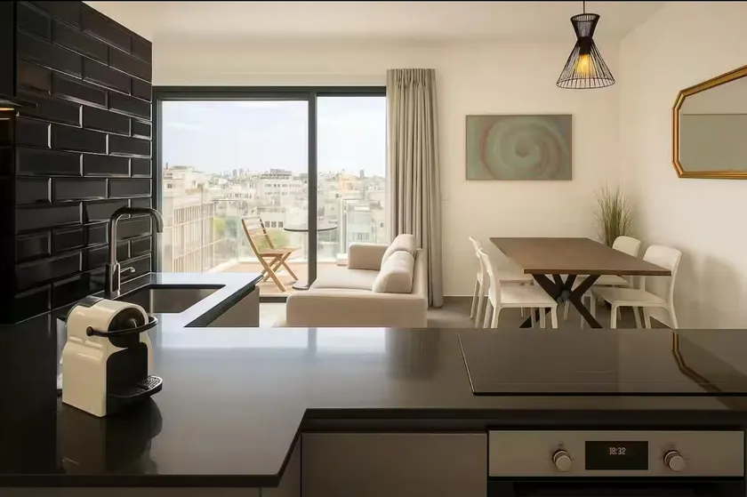 Modern Gem-7th floor with Shelter, Parking & Balco - Image 1