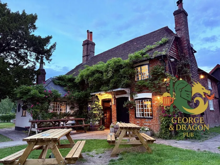 The Apartment– Spacious Retreat at George & Dragon - Image 1