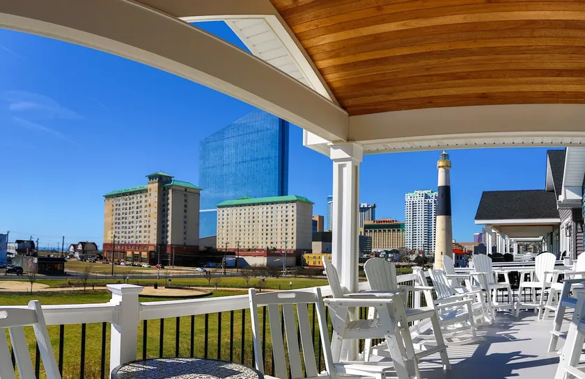 TopRated10%, Sleeps 32, Ocean Views, 14 Queen Beds - Image 1