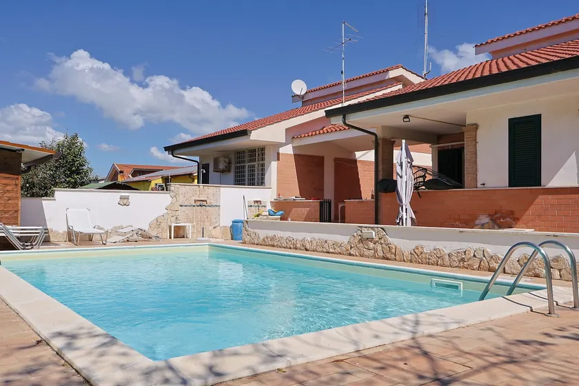 Villa Lella Pantheon, basement, shared swimming pool - Image 1