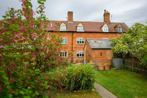 Pear Tree Cottage in the Cotswolds - Image 1