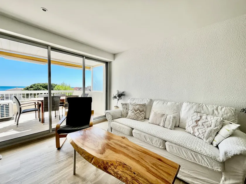 Between Sea & Port – 2-bedroom Carnon, Terrace, Air conditioning - Image 1
