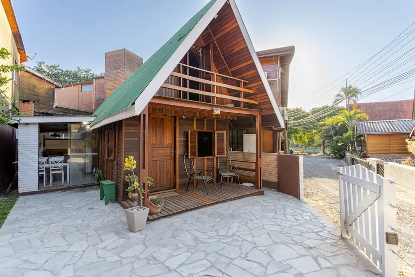 Chalet 63 - Cabin with leisure, lakes and pools - Image 1