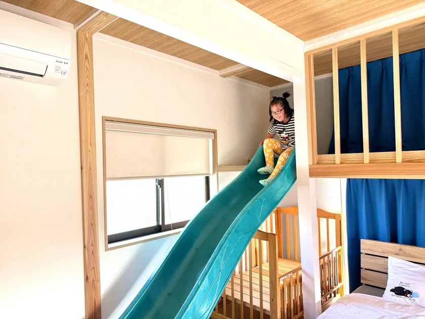 Slide+Bars/Loft Den/Kids Love/4 min Sta. /6pax/BBQ - Image 1