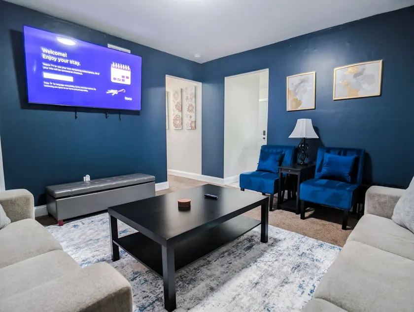 Navy King Ranch | Sleeps 9 | OSU + Easton - Image 1