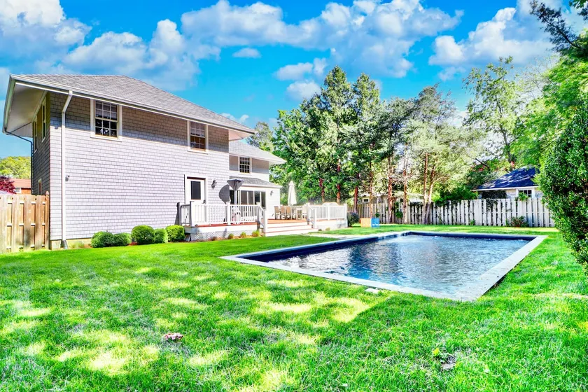 4 Min To The Beach! Heated POOL! - Image 1