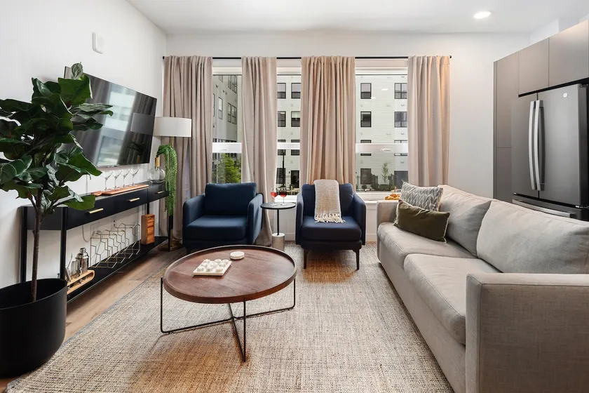 Luxury Grand Oasis | Pool · Gym · Parking · 2BR - Image 1