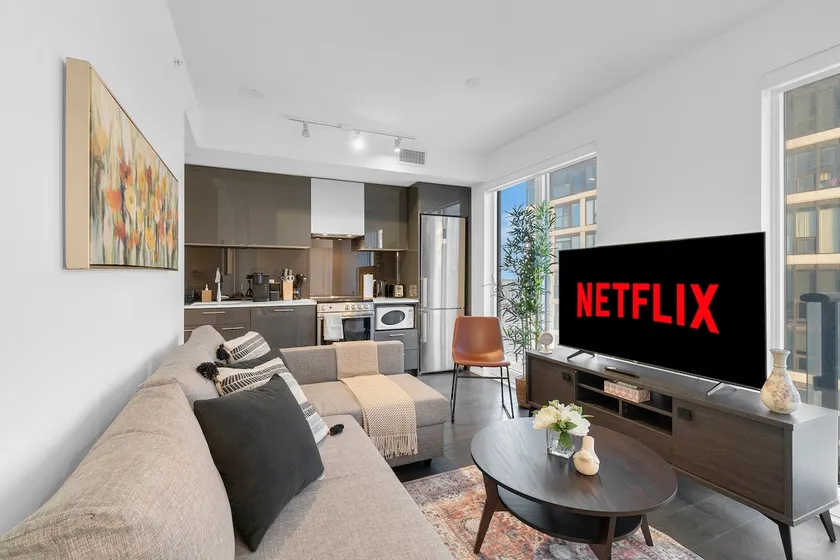 Modern 2BR - Next to Eaton Centre / Dundas Square - Image 1