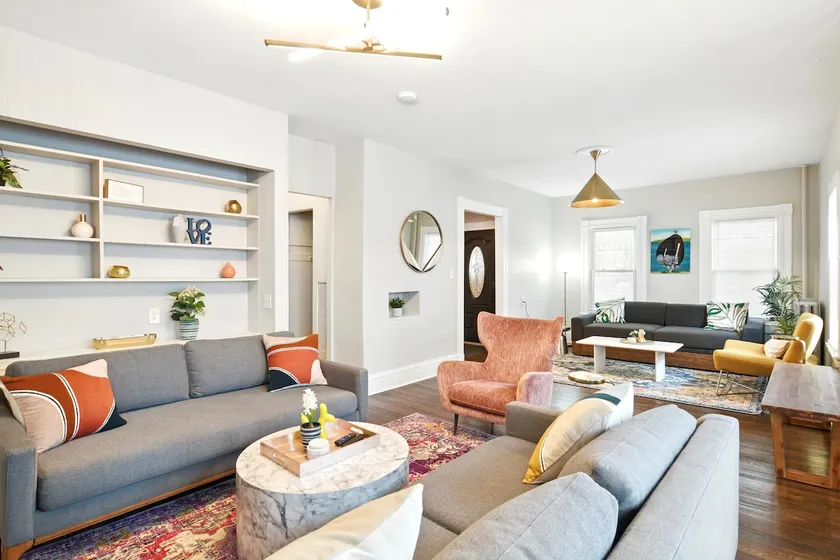 Elegant 7BR 2.5Bath Victorian Gem | Sleeps 16+ - Image 1