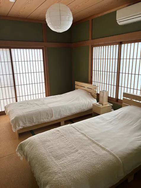 A large single-story house 5 minutes walk from Shikoku Ichiban Satsunomiya. Omabi Shrine and the German Pavilion are also within walking distance. - Image 1
