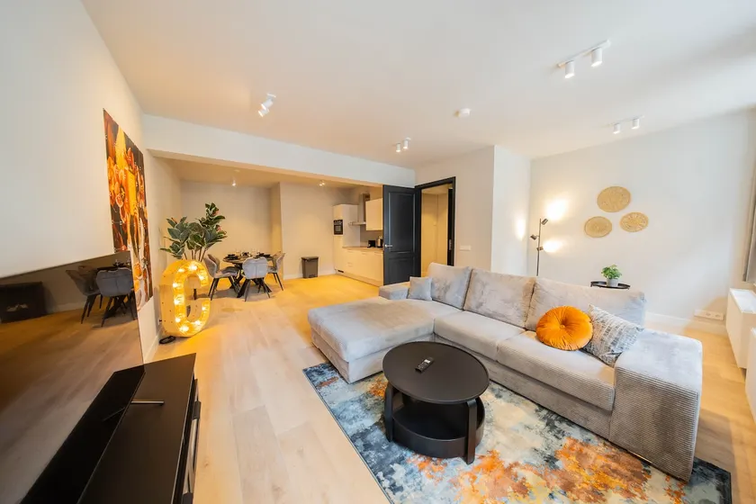 Rustic Rotterdam 3BDR Apt - 100SQM - Image 1