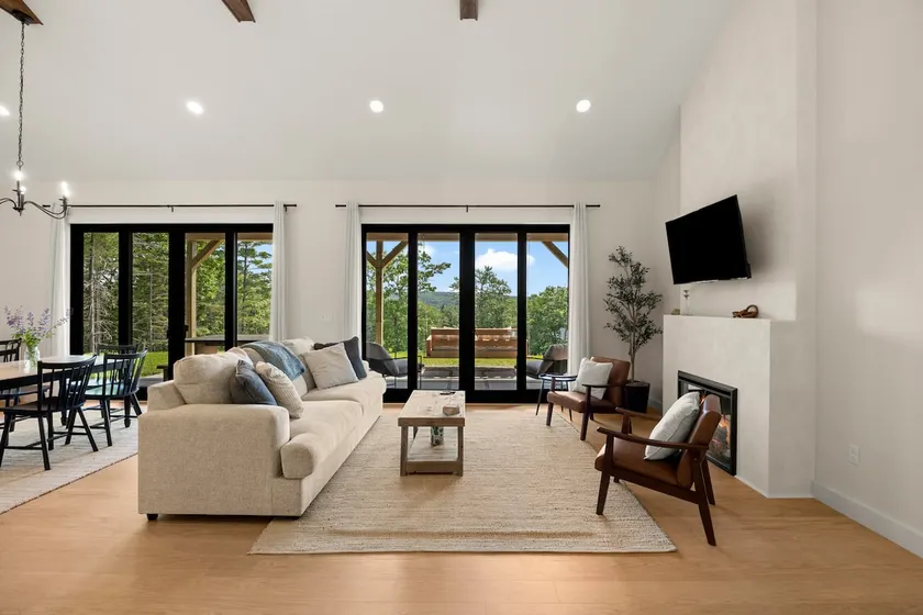 Villa Acadia with Mountain Views - Image 1