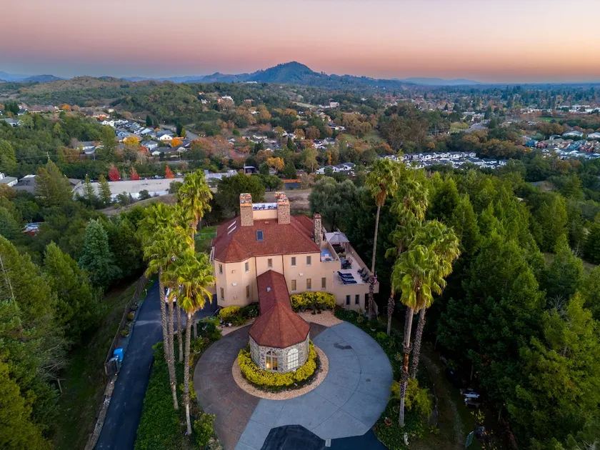 Healdsburg Villa - Luxury Villa Estate - Image 1