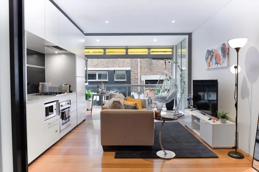 Dreamy 1BR City Stay • Hyde Park • Cozy Egg Chair - Image 1