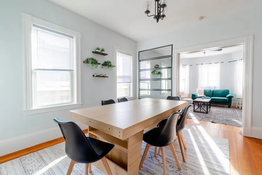 Davis SQ 4BD/Free Parking/7 Min to Harvard & MIT - Image 1