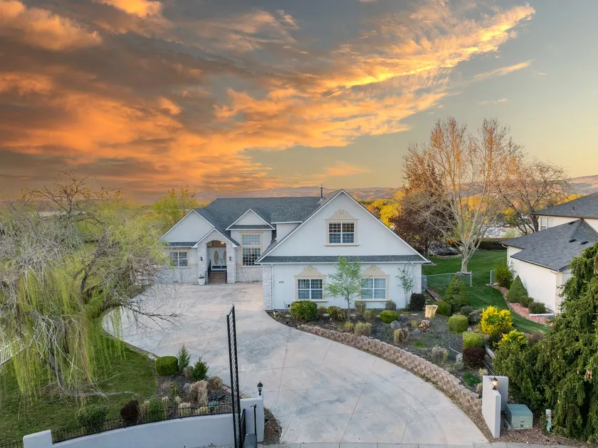 View Haus | Good Dogs Welcome - Image 1