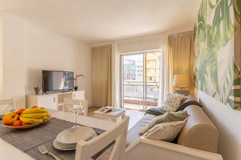 Ferienwohnung mit Terrasse und Pool | Bergblick - Image 1