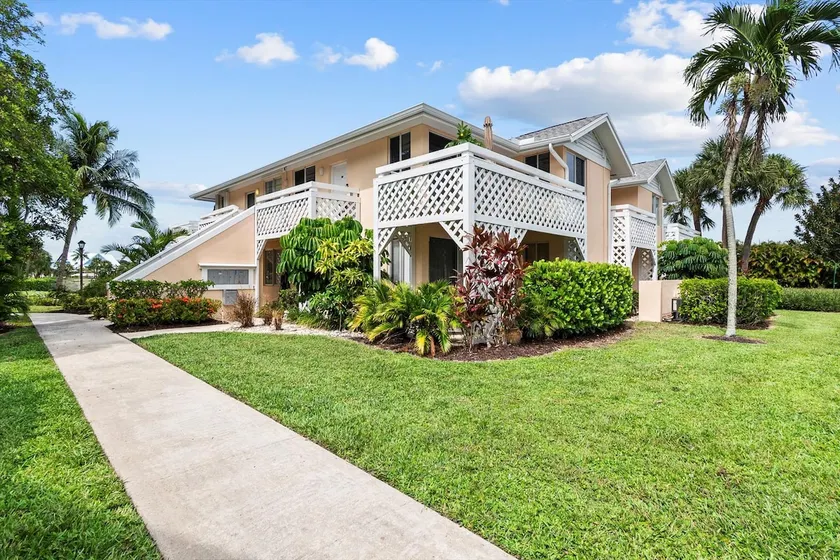Jupiter Escape:Lux 2 bedroom condo w/ coastal vibe - Image 1