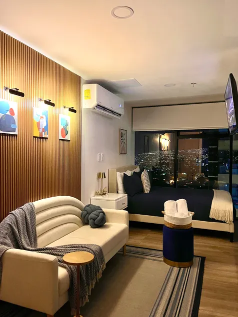Elegant studio in downtown area - Image 1
