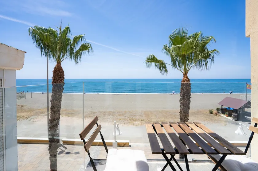 Ocean view directly on first line of the beach. - Image 1