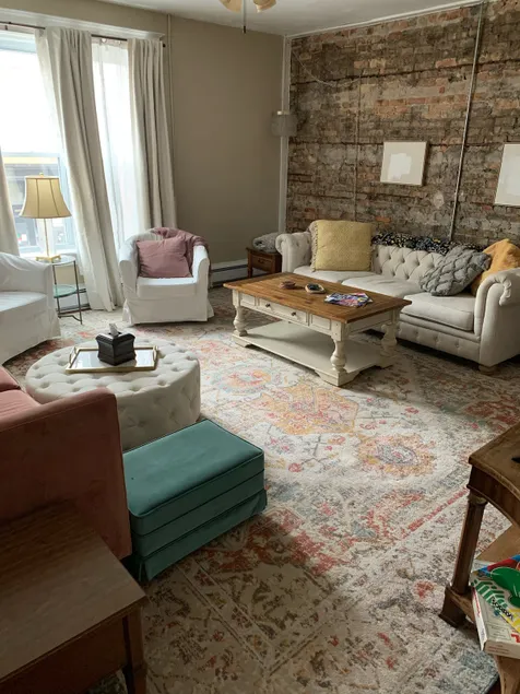 Quaint & Cozy Vintage Apartment - Image 1